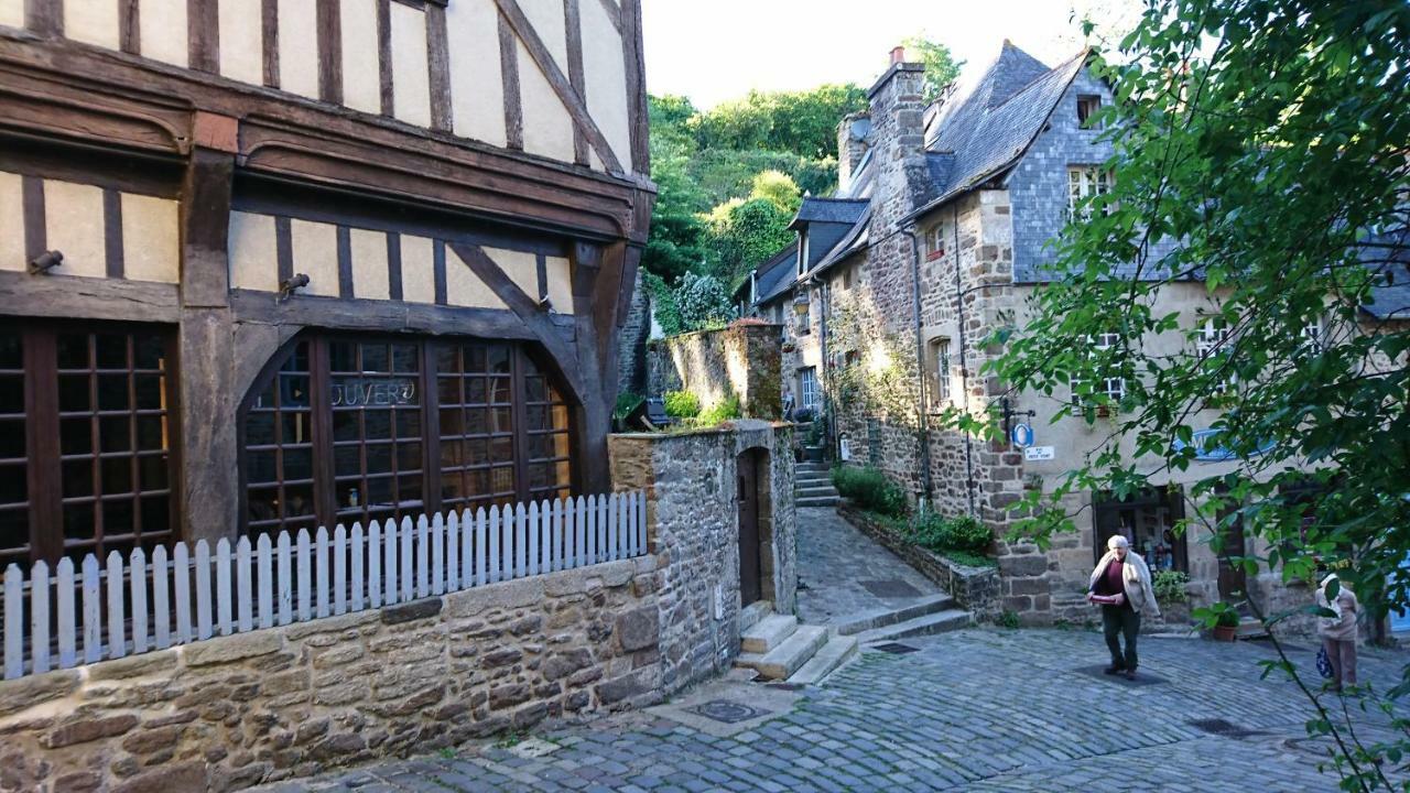 Vila Maison Du Petit Fort Dinan Exteriér fotografie